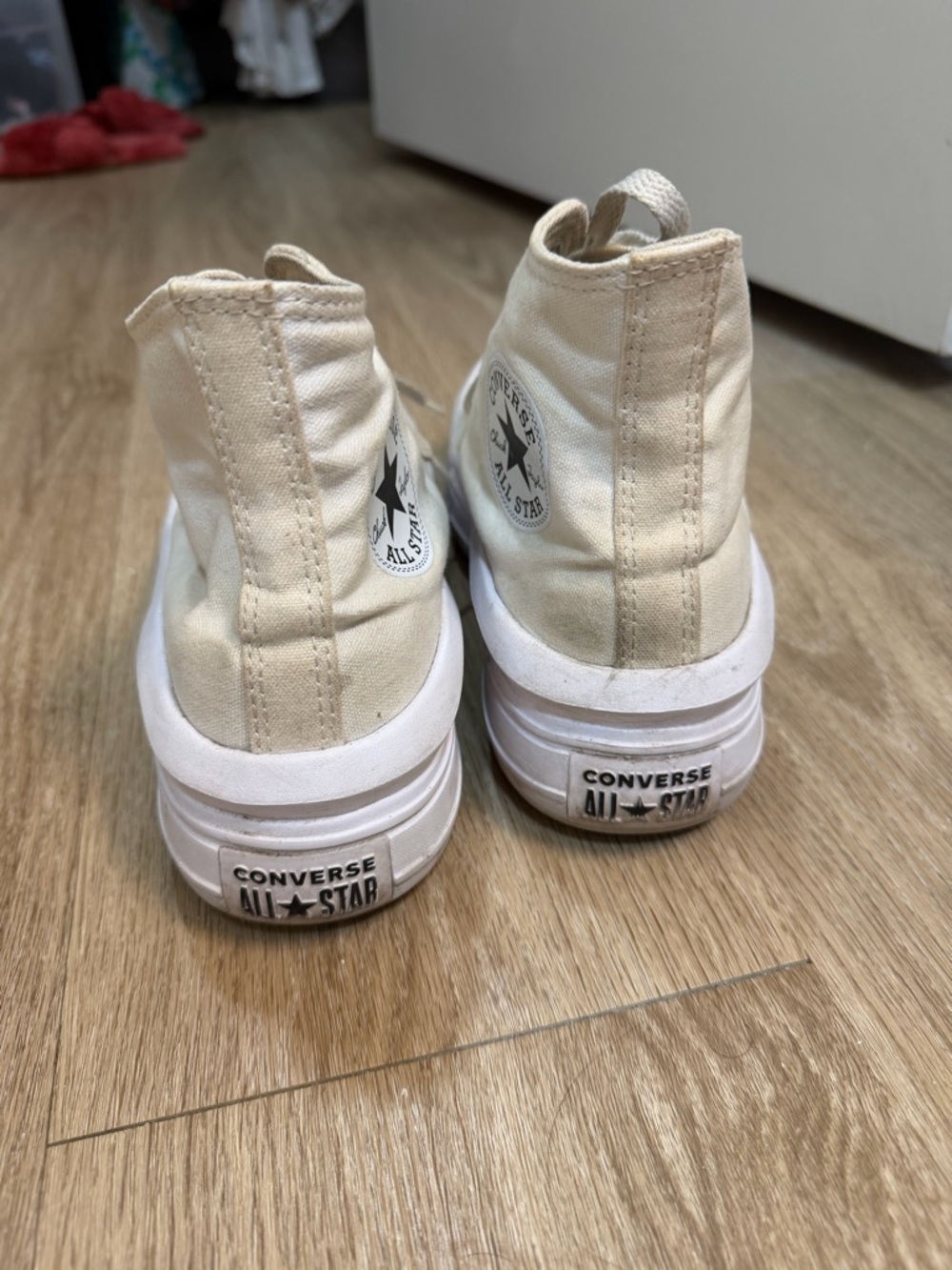Converse - Picture 3 of 4